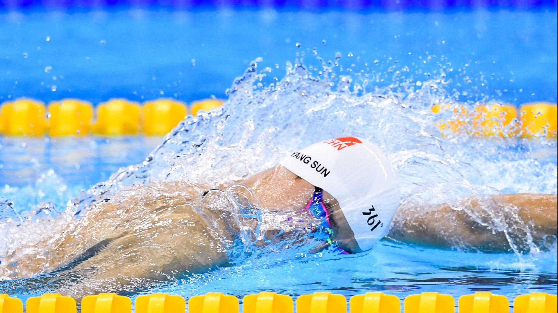 乔治攻防两端统治，雄鹿淘汰广厦队