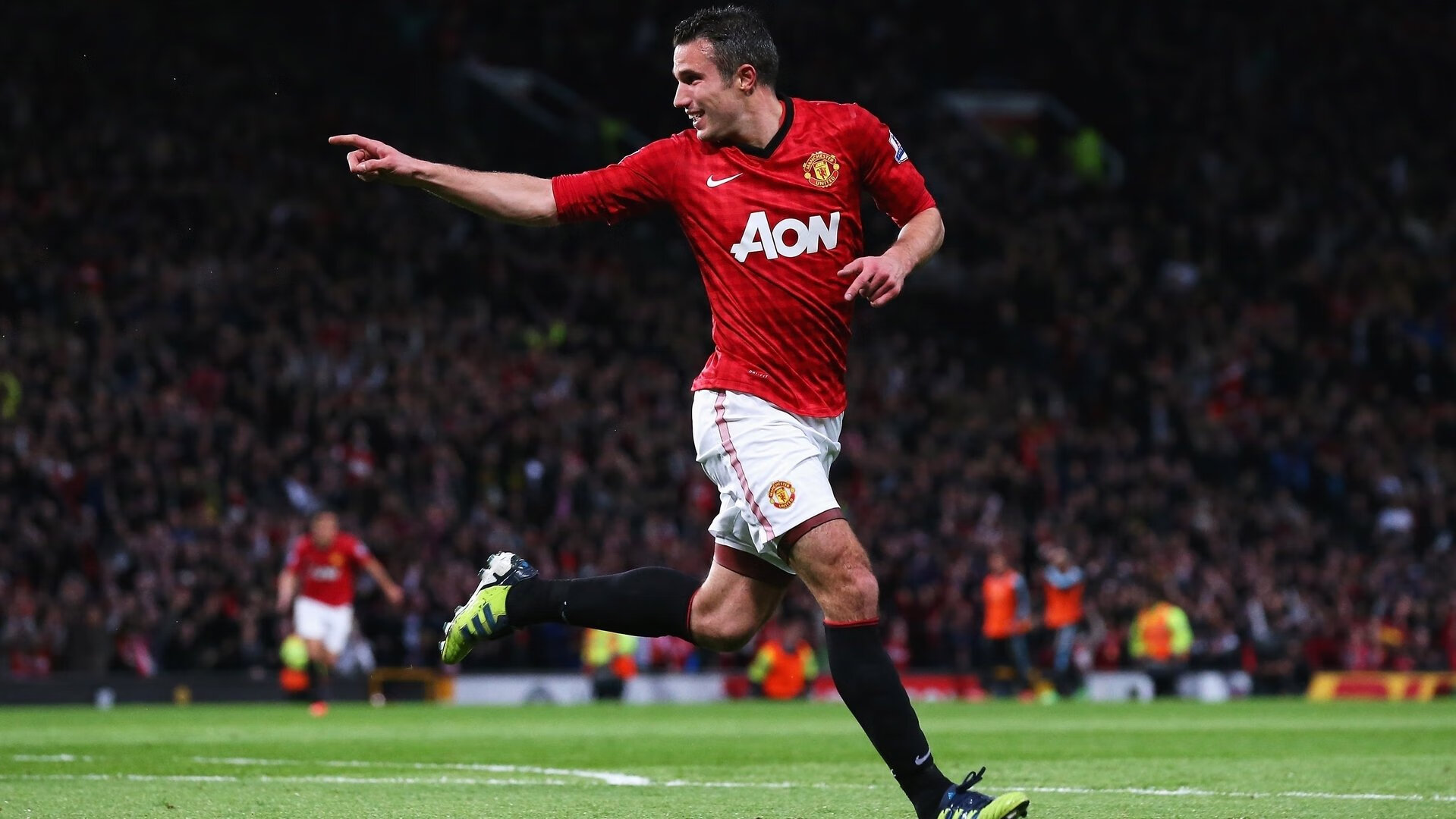 赛道上的孤勇者，维斯塔潘扛起全队，梅赛德斯轻取雷诺背后的战术博弈