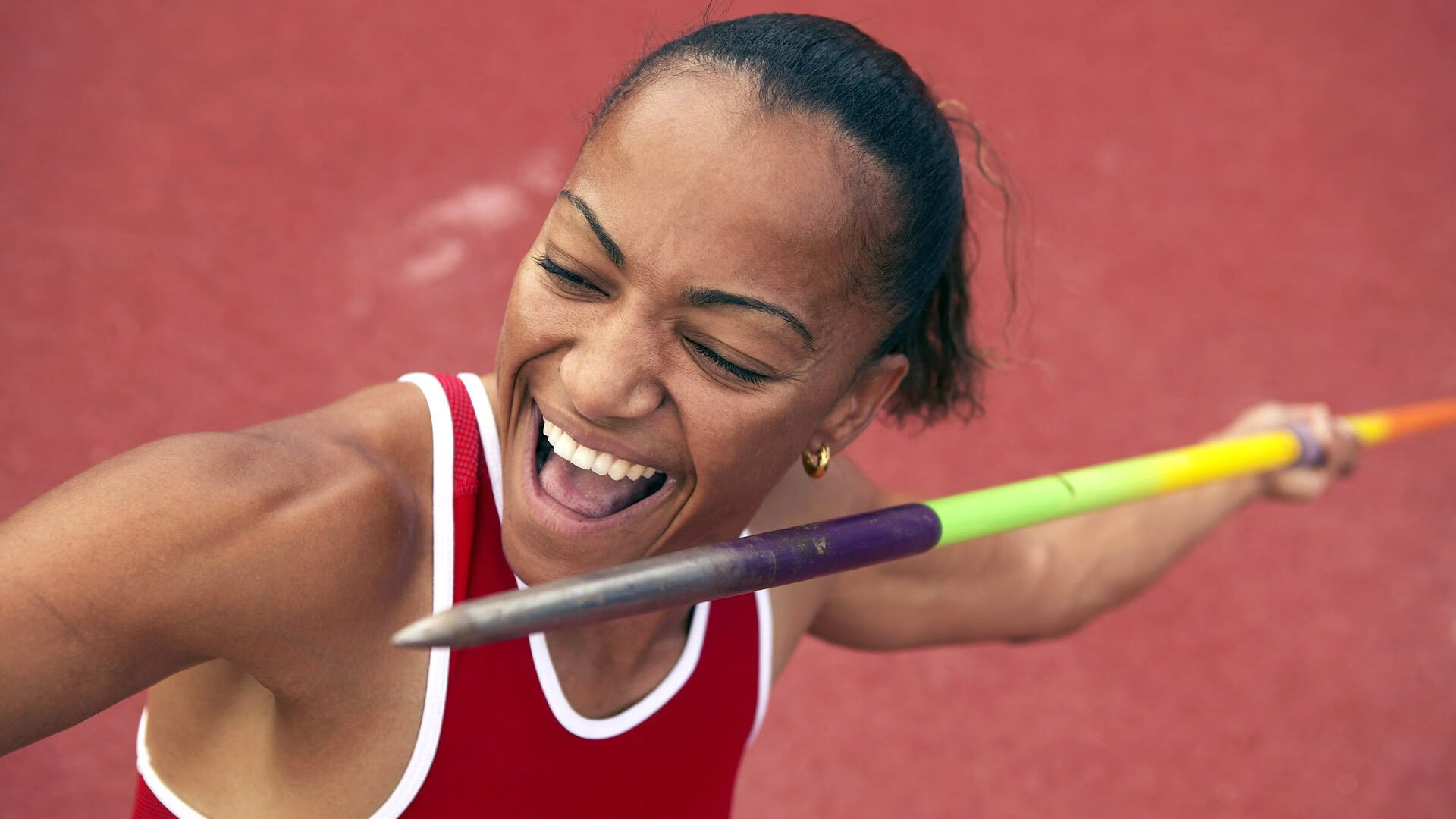 独步红土，阿尔卡拉斯在法网险胜与戴维斯杯上的唯一时刻